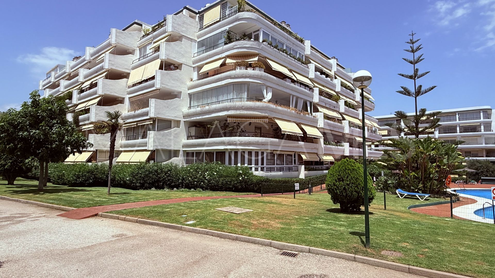 Zweistöckiges penthouse for sale in Campos de Guadalmina