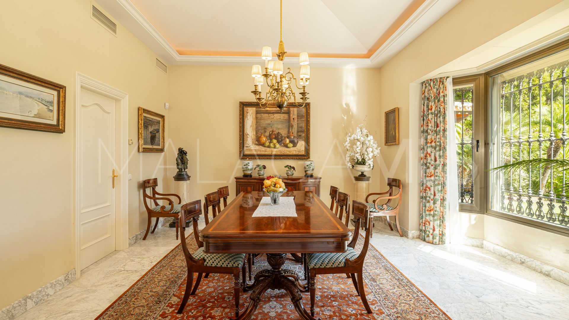 Villa for sale in Guadalmina Baja