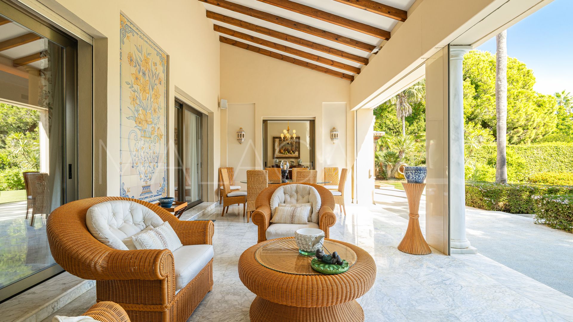 Villa for sale in Guadalmina Baja