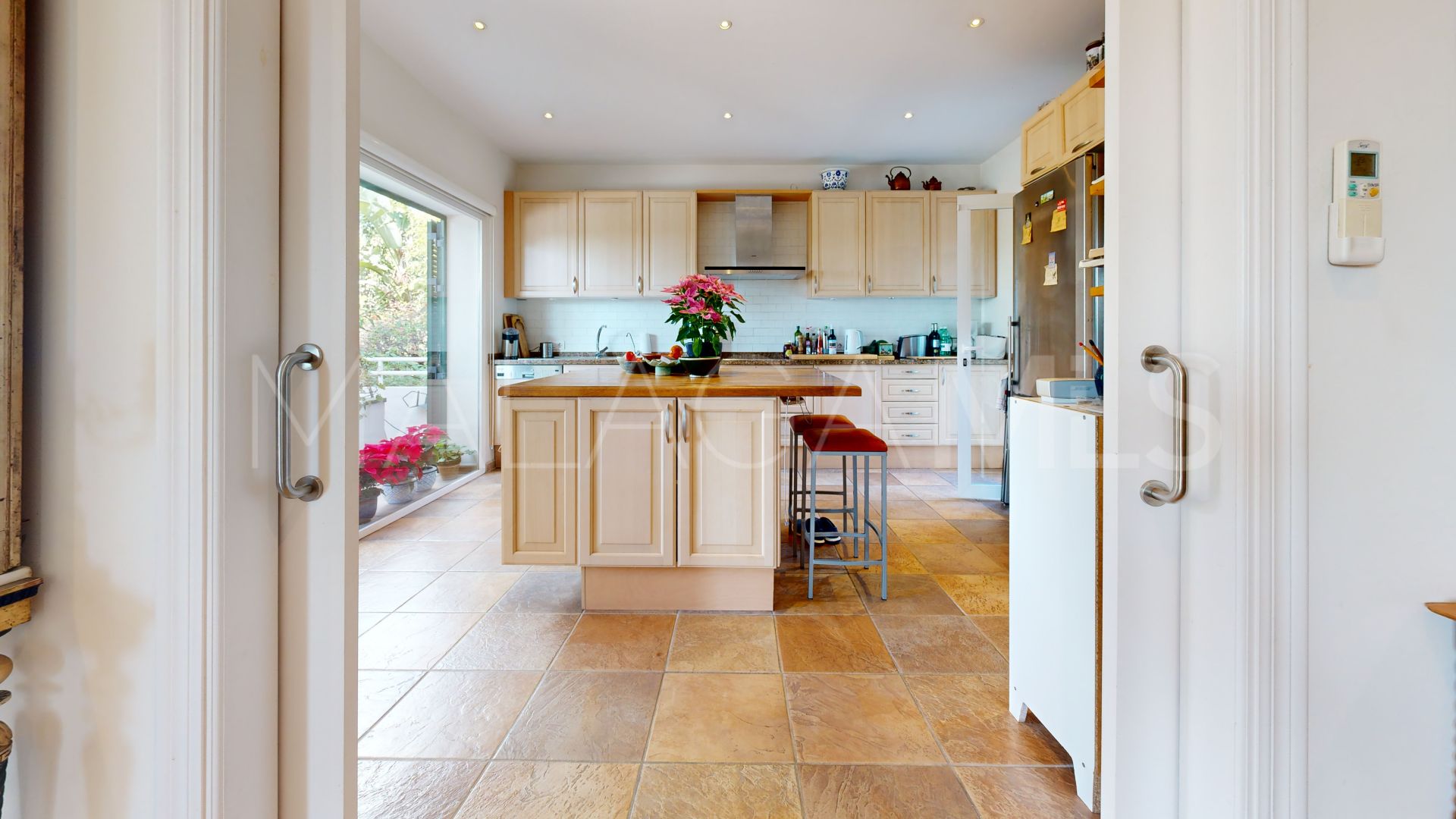 Villa for sale in Guadalmina Alta