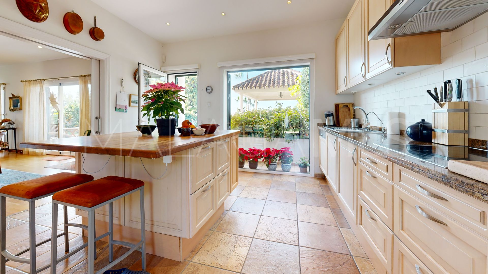 Villa for sale in Guadalmina Alta