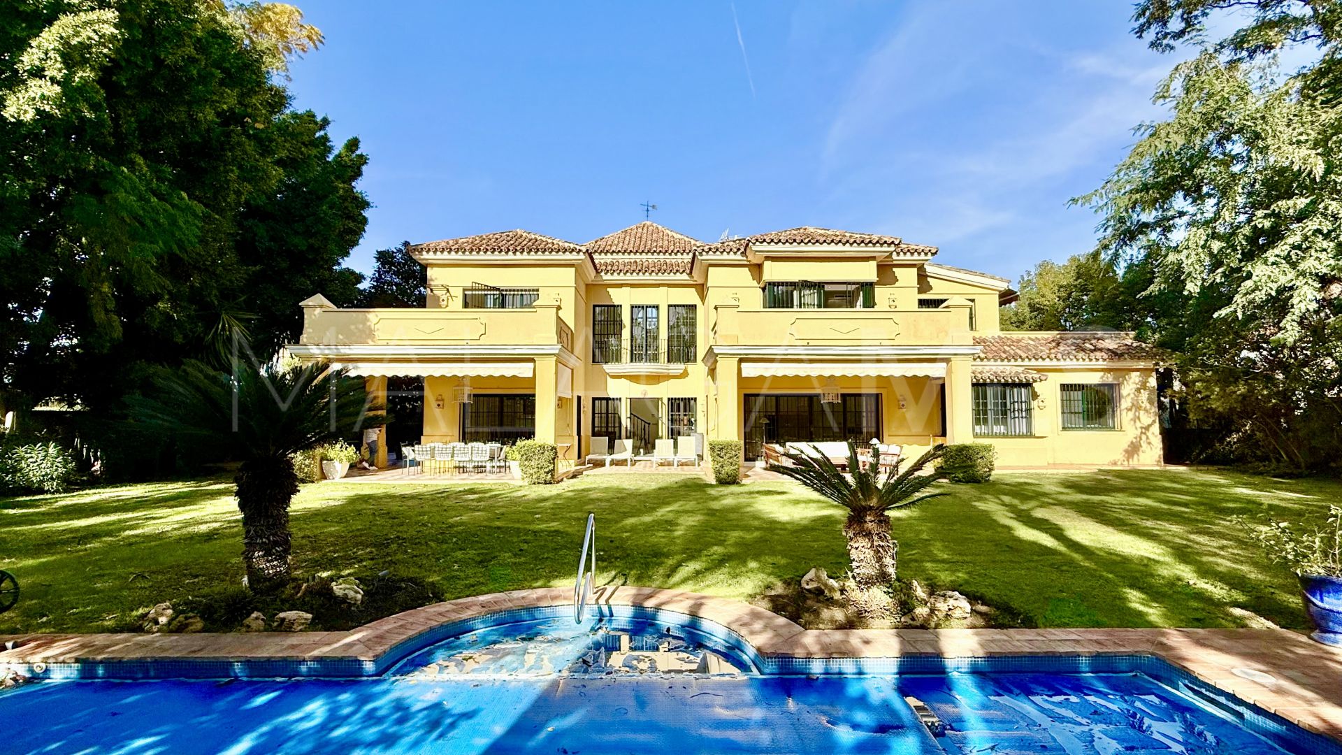Villa for sale in Casasola