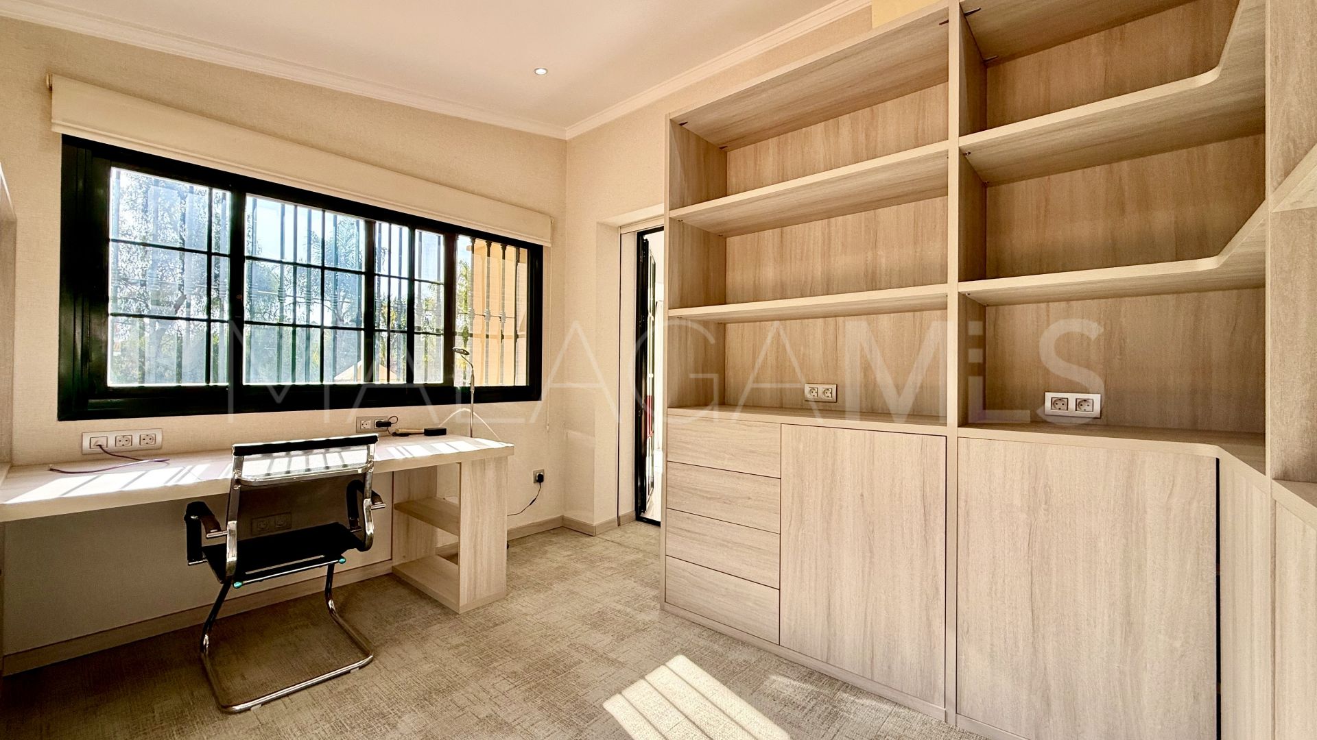 Villa for sale in Casasola