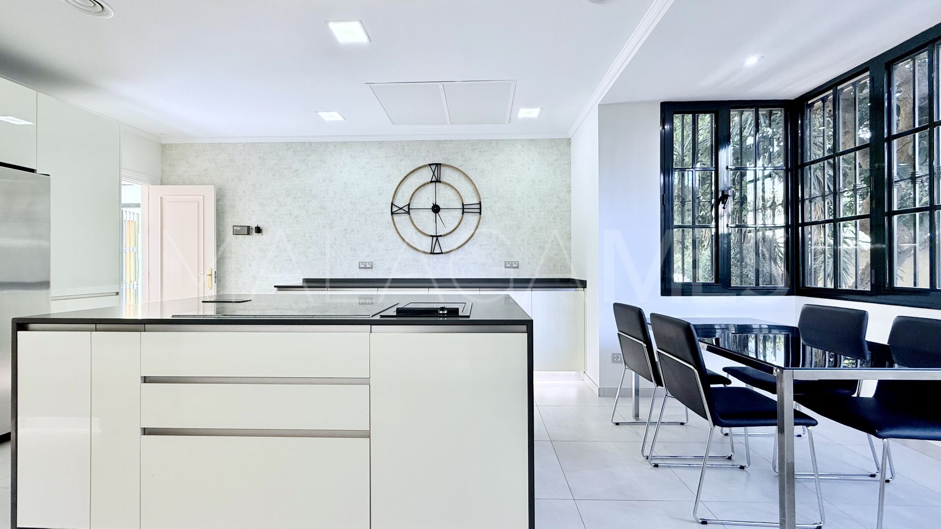 Villa for sale in Casasola