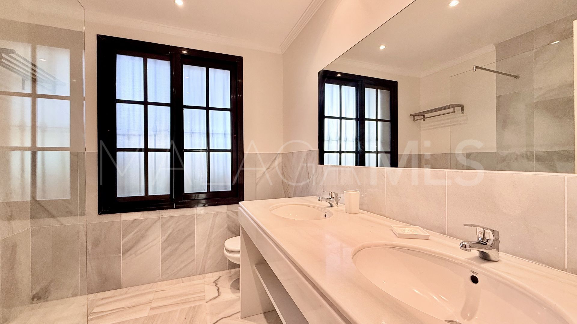 Villa for sale in Casasola