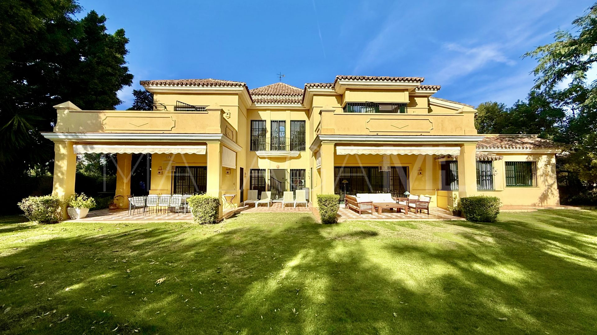 Villa for sale in Casasola