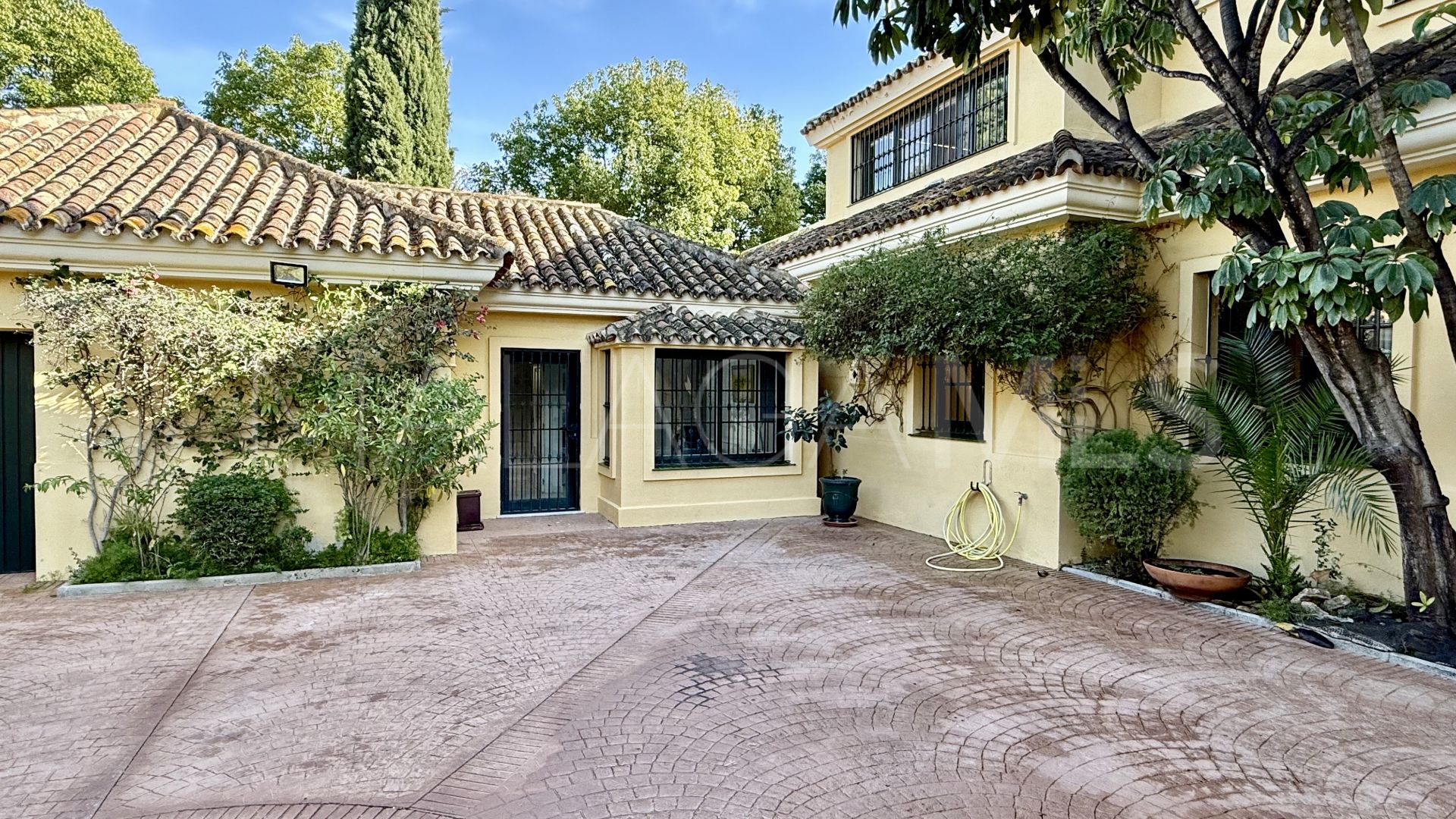 Villa for sale in Casasola