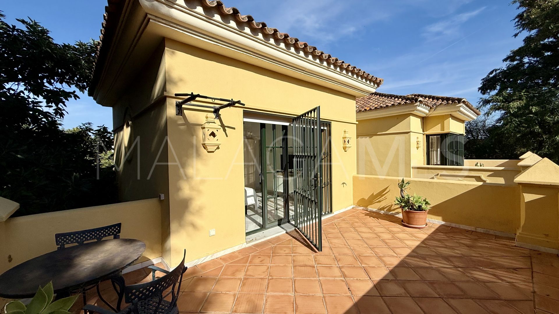 Villa for sale in Casasola