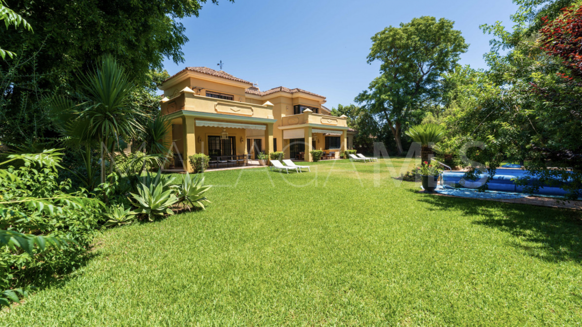 For sale 6 bedrooms villa in Casasola