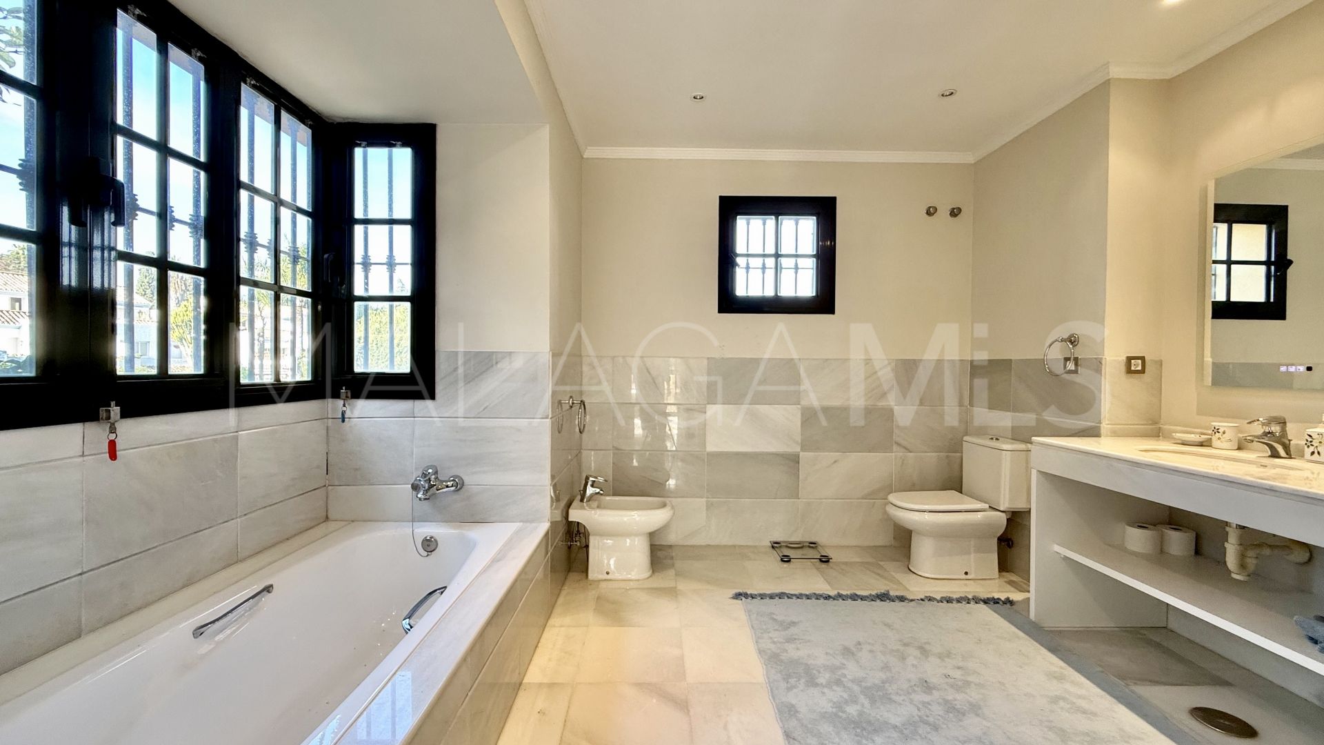 Villa for sale in Casasola