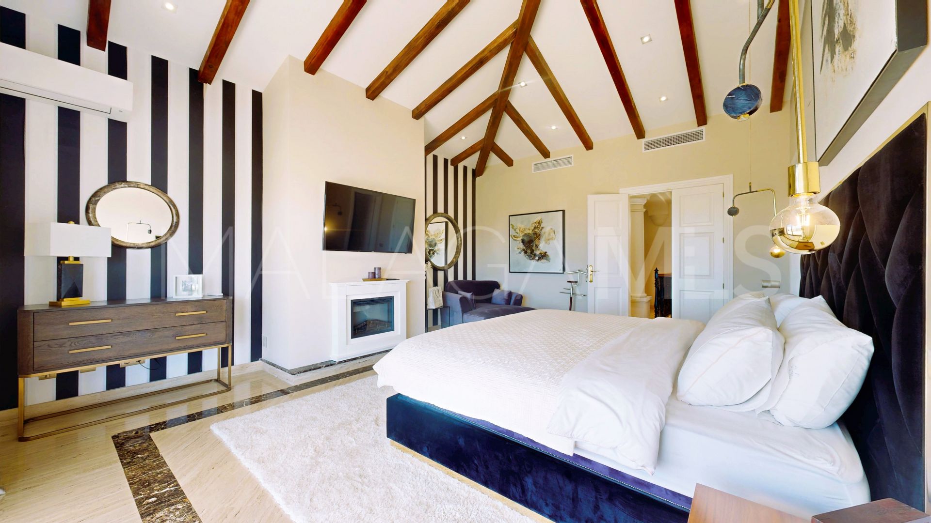 Villa in Altos del Paraiso for sale