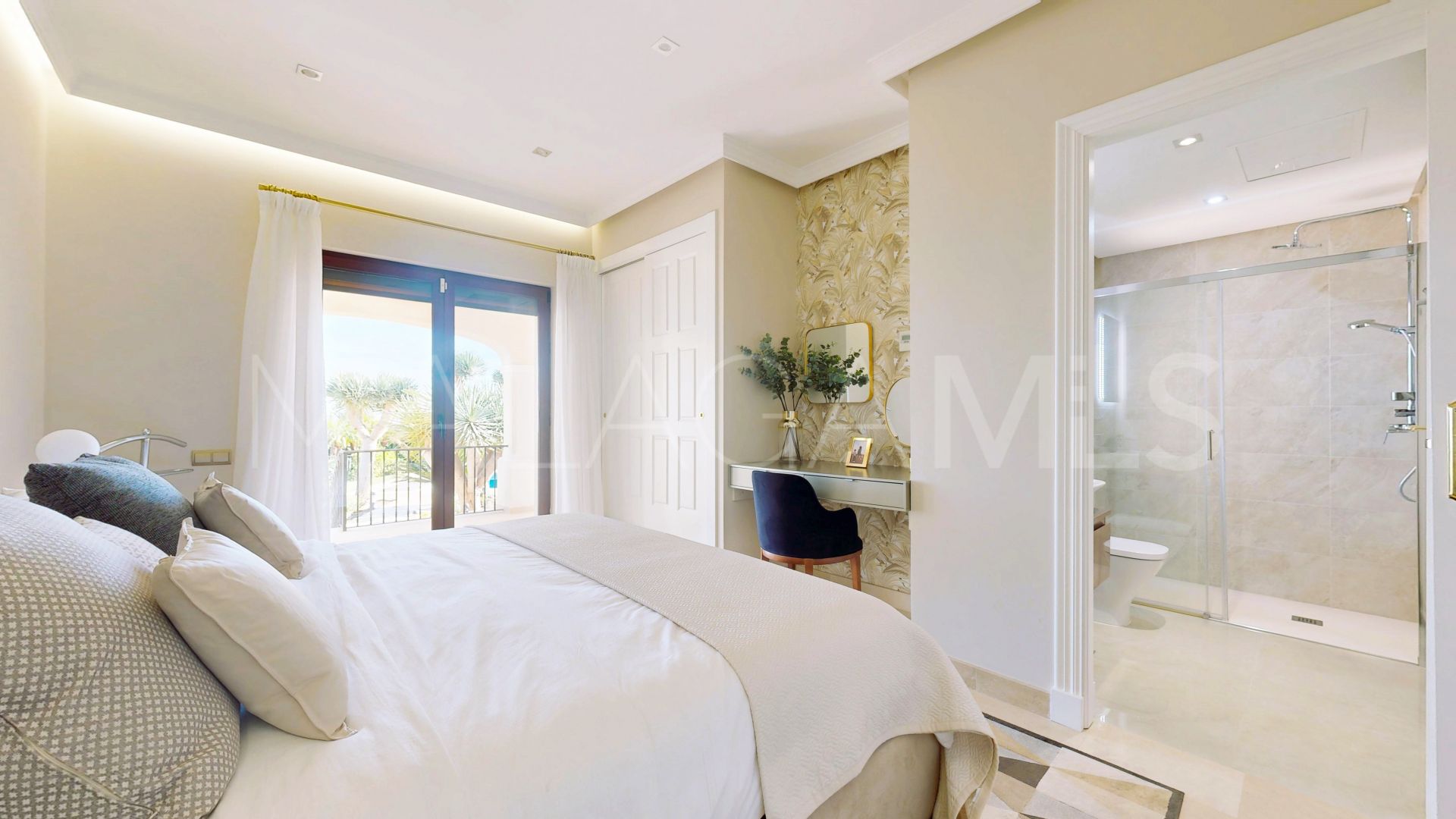 Villa in Altos del Paraiso for sale