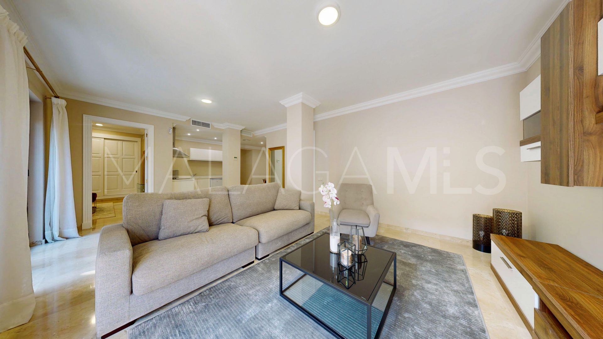 Villa in Altos del Paraiso for sale