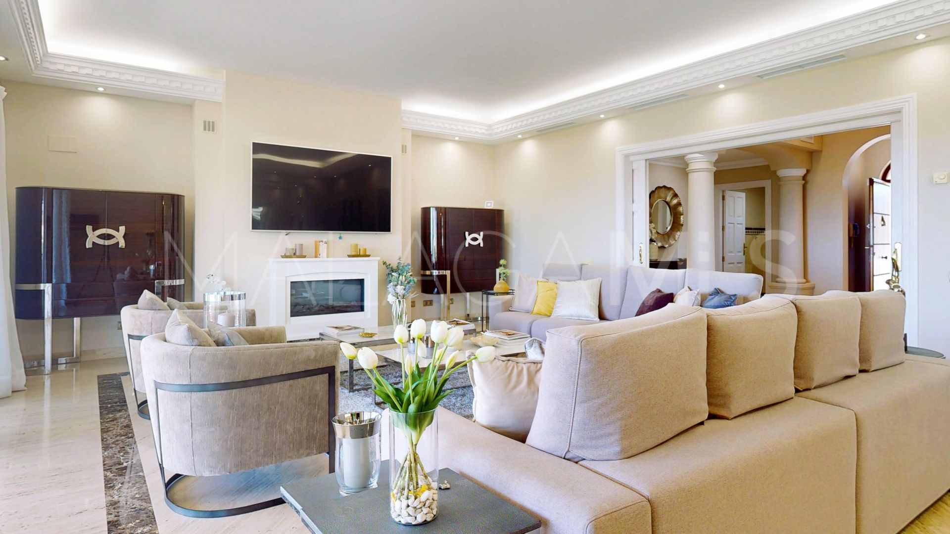 Villa in Altos del Paraiso for sale