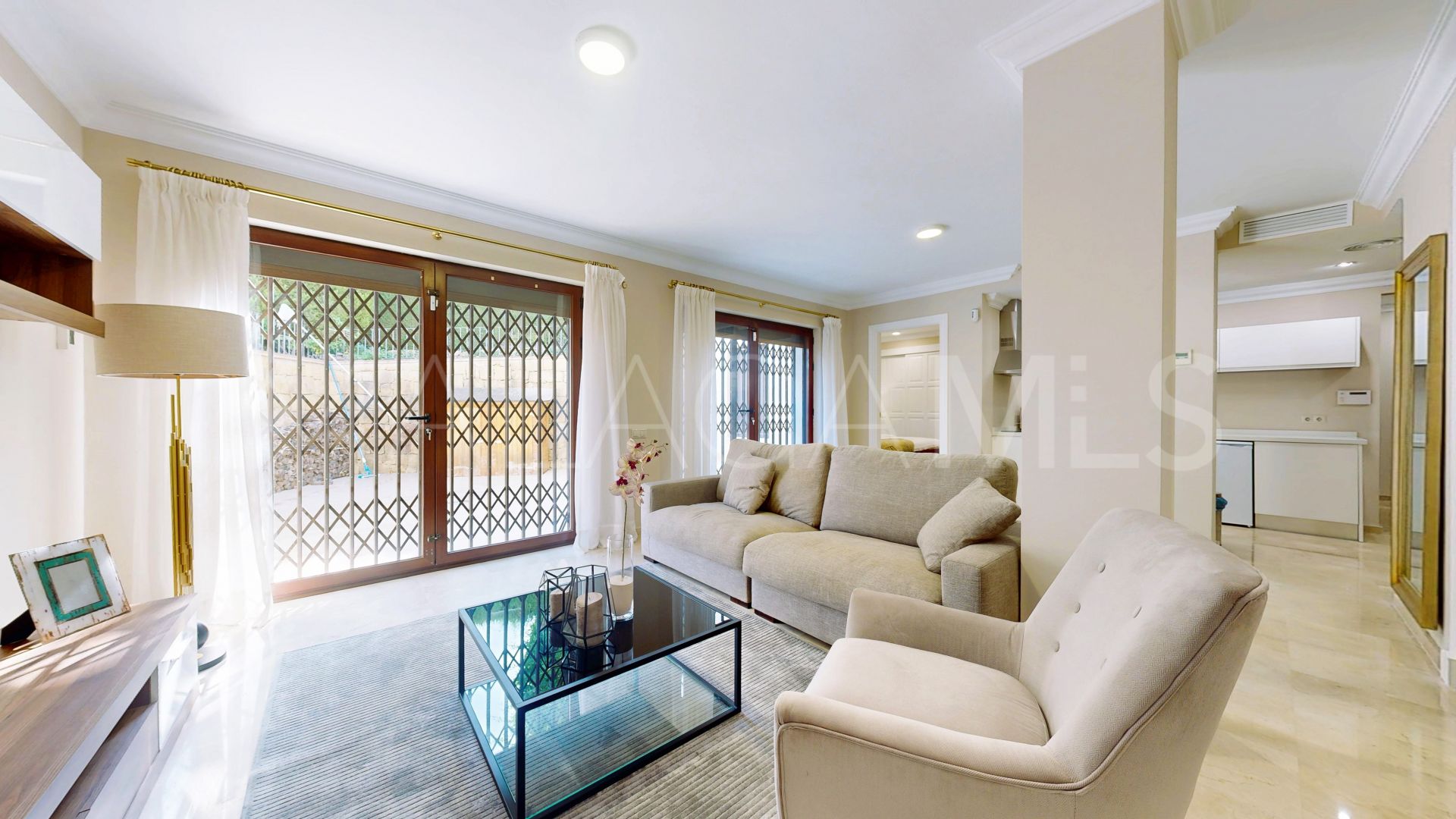 Villa in Altos del Paraiso for sale