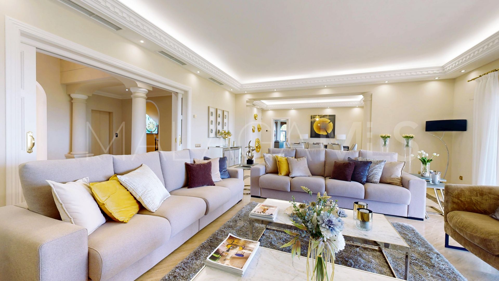 Villa in Altos del Paraiso for sale