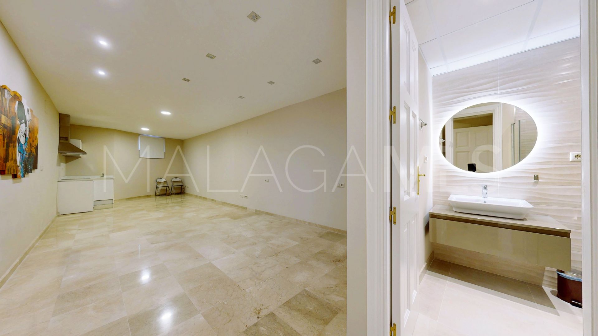 Villa in Altos del Paraiso for sale