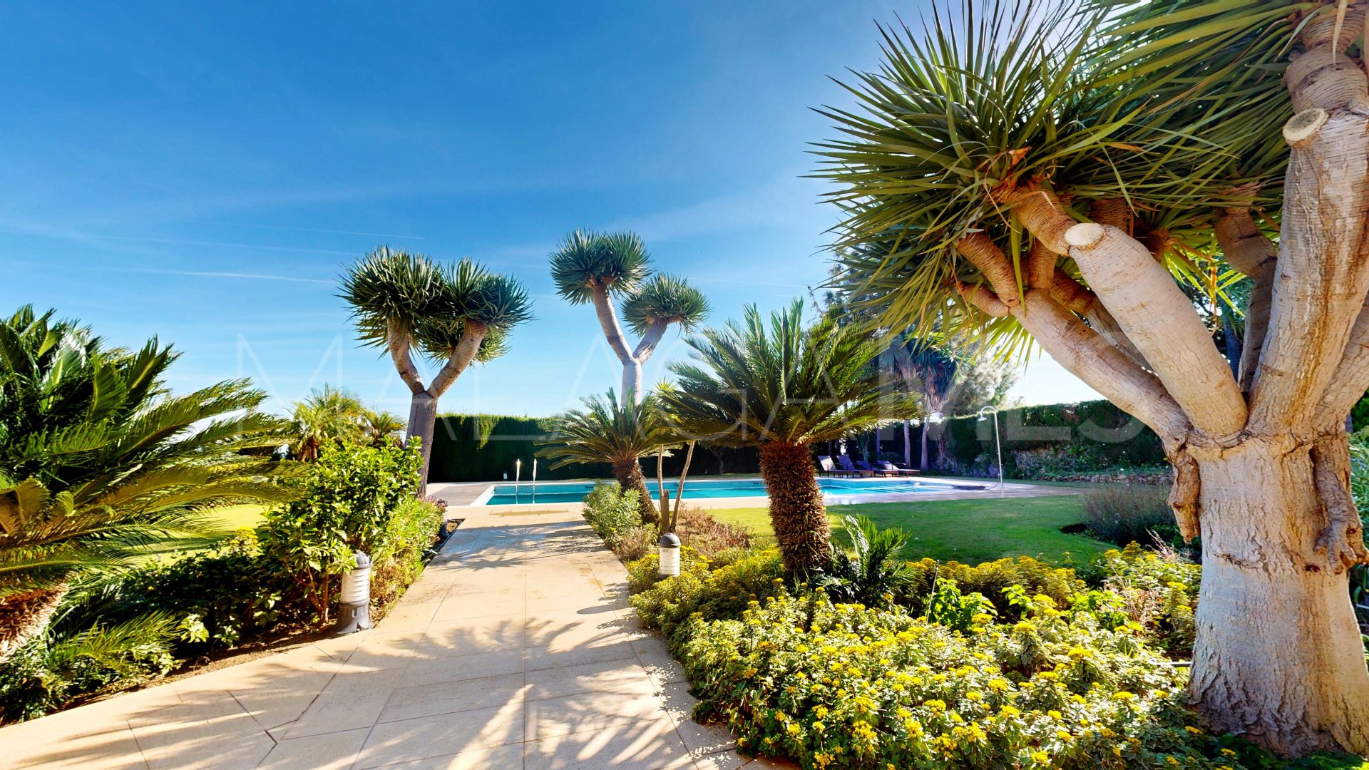 Villa in Altos del Paraiso for sale