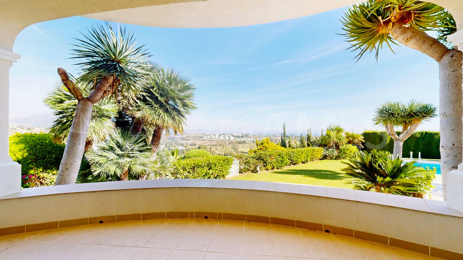 Villa in Altos del Paraiso for sale