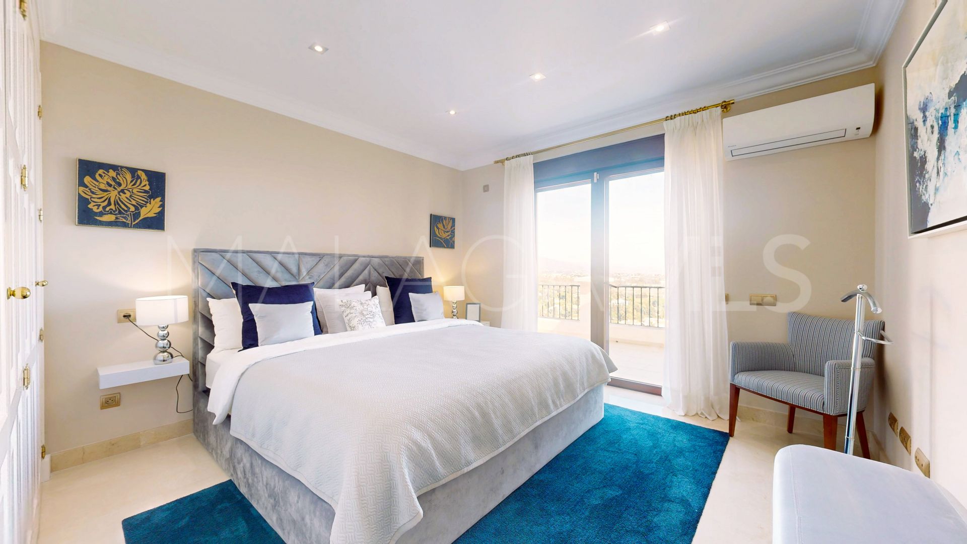 Villa in Altos del Paraiso for sale