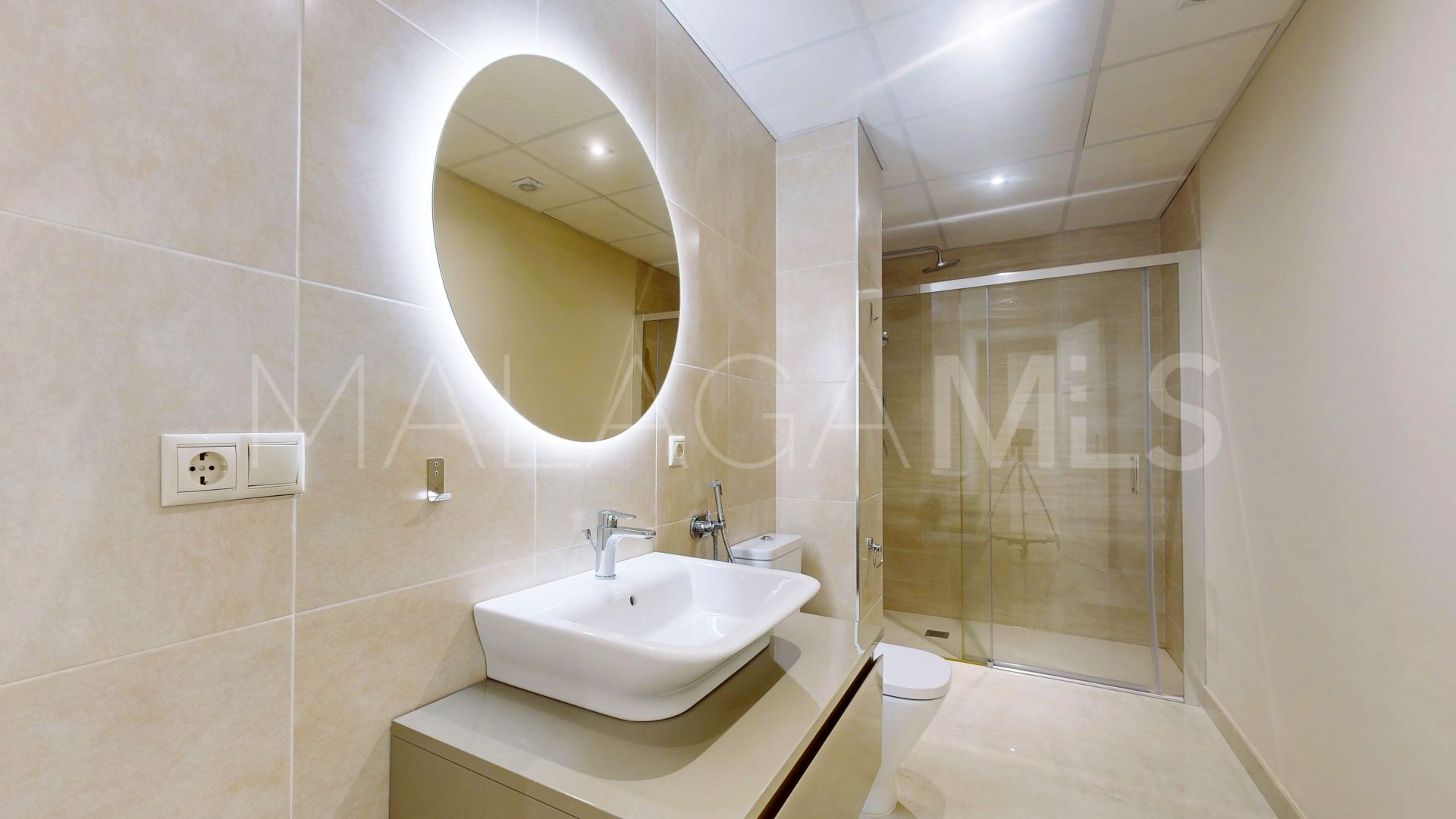 Villa in Altos del Paraiso for sale