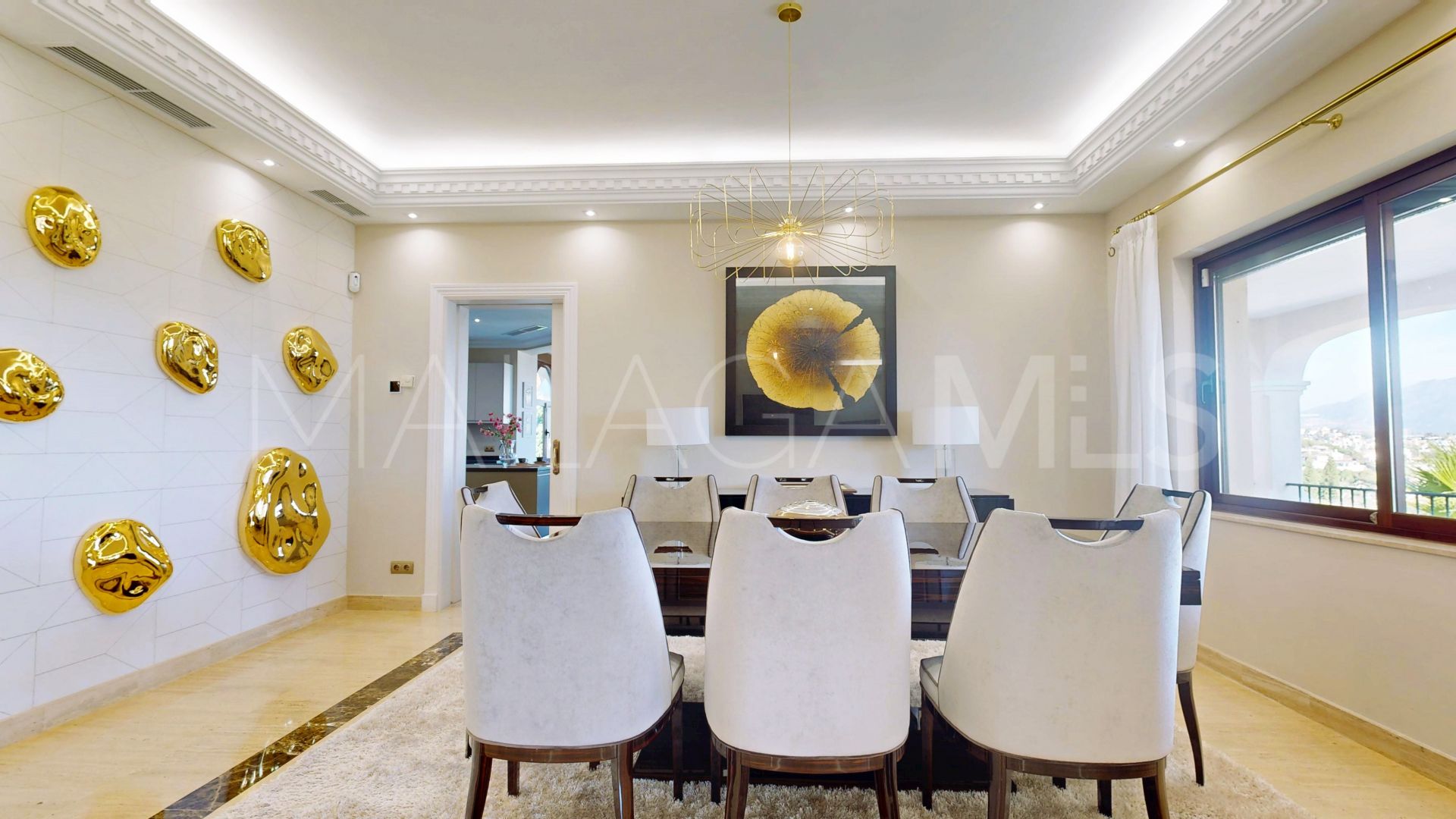 Villa in Altos del Paraiso for sale