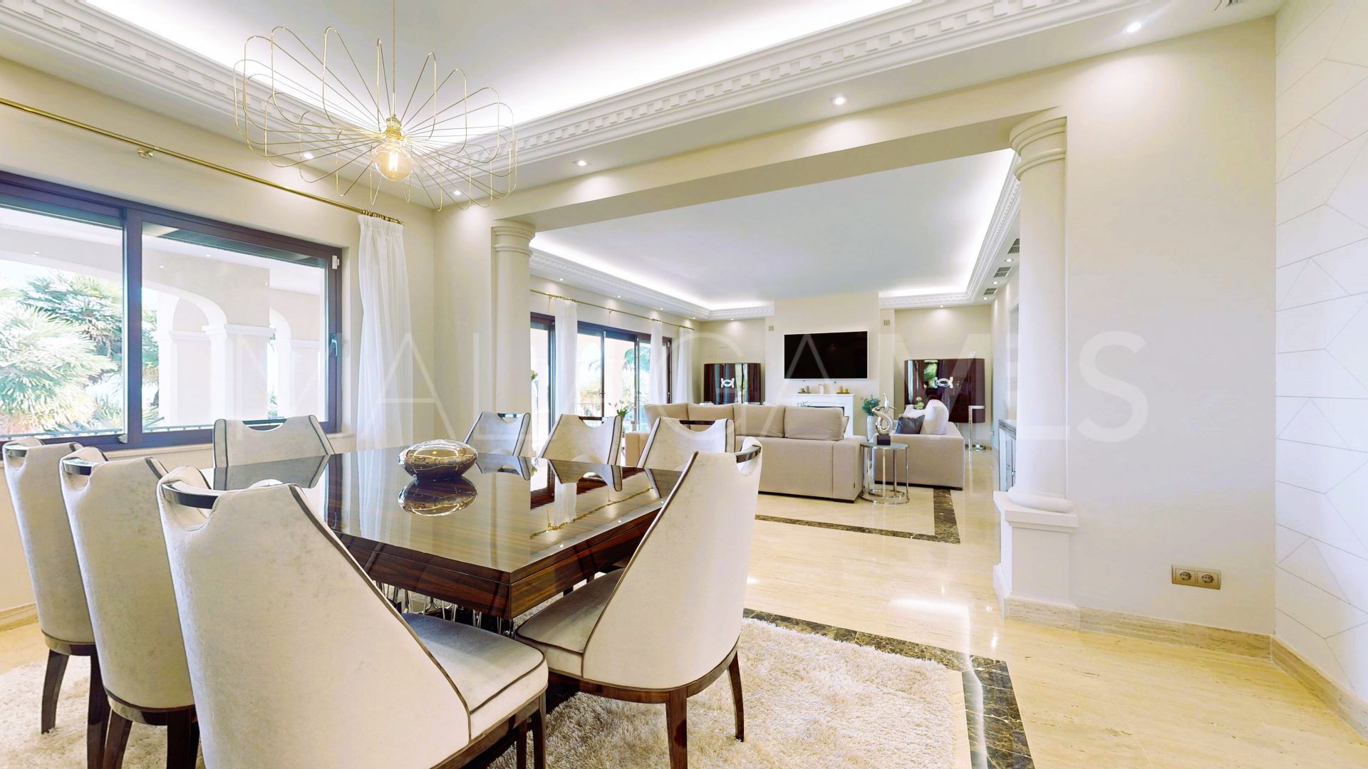 Villa in Altos del Paraiso for sale