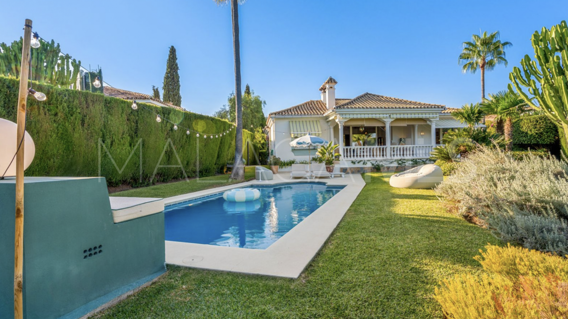 Villa for sale in El Paraiso