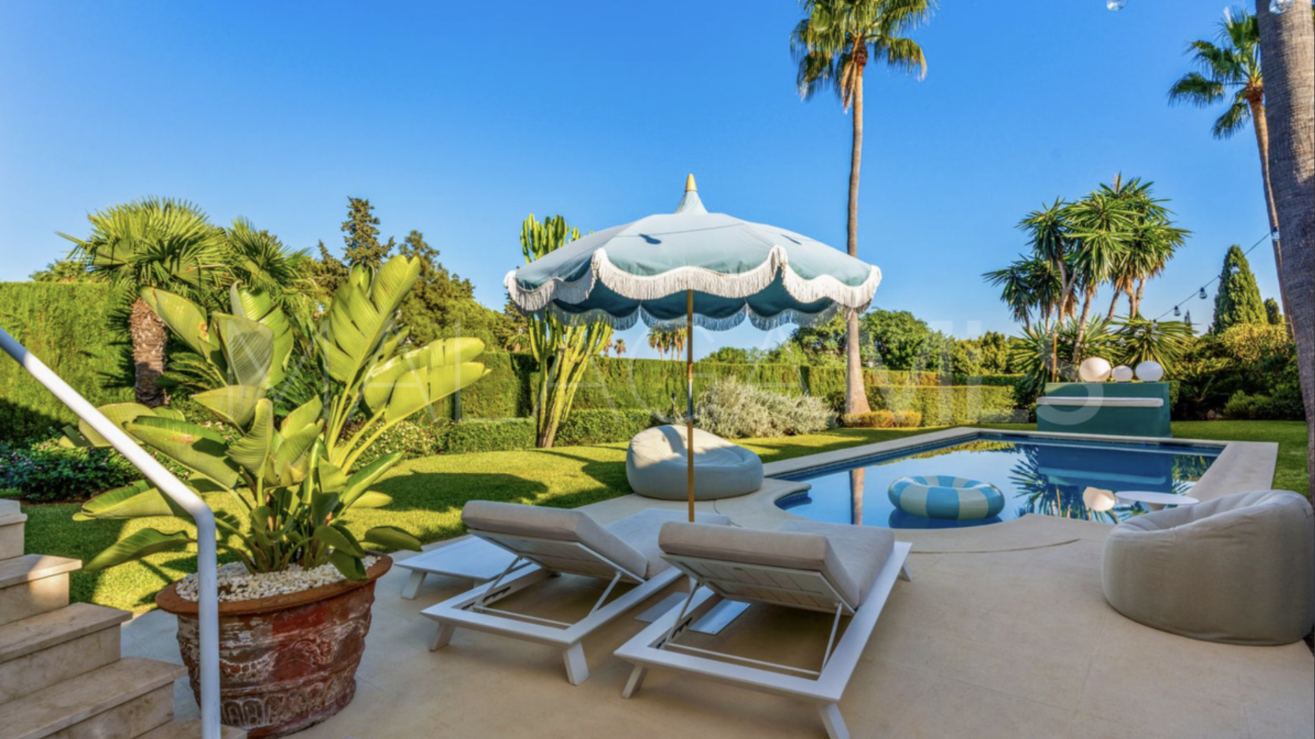 Villa for sale in El Paraiso