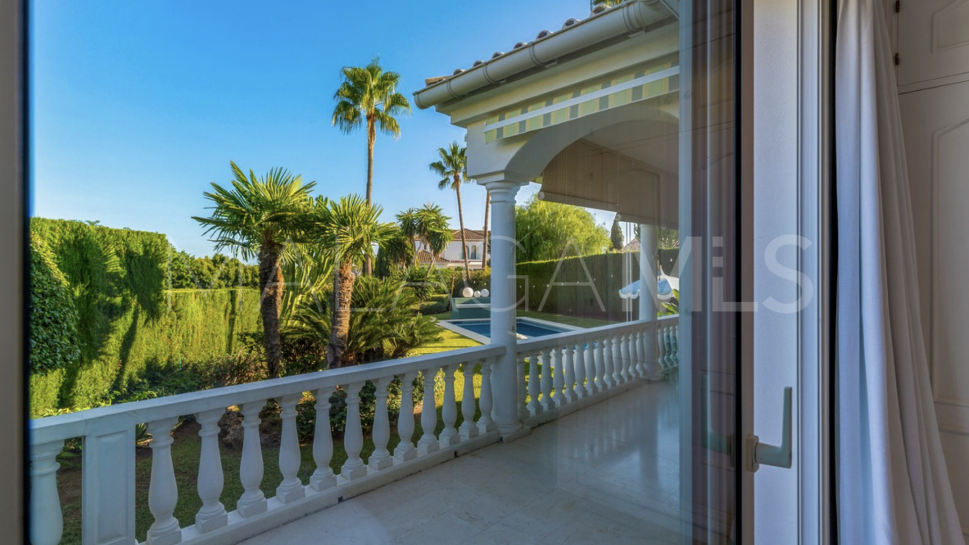 Villa for sale in El Paraiso