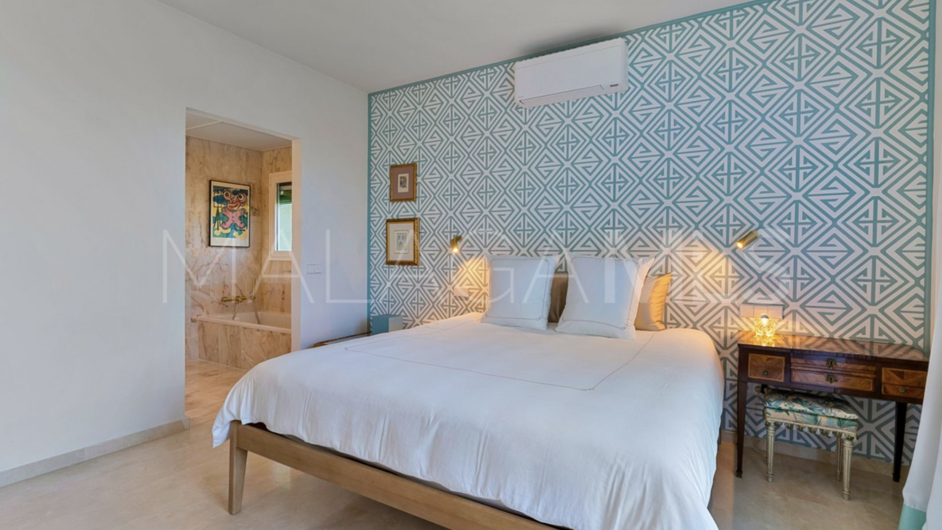 Villa for sale in El Paraiso