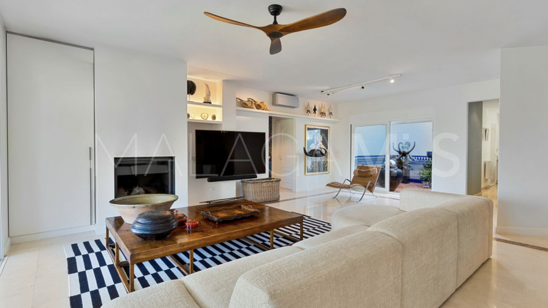 Villa for sale in El Paraiso