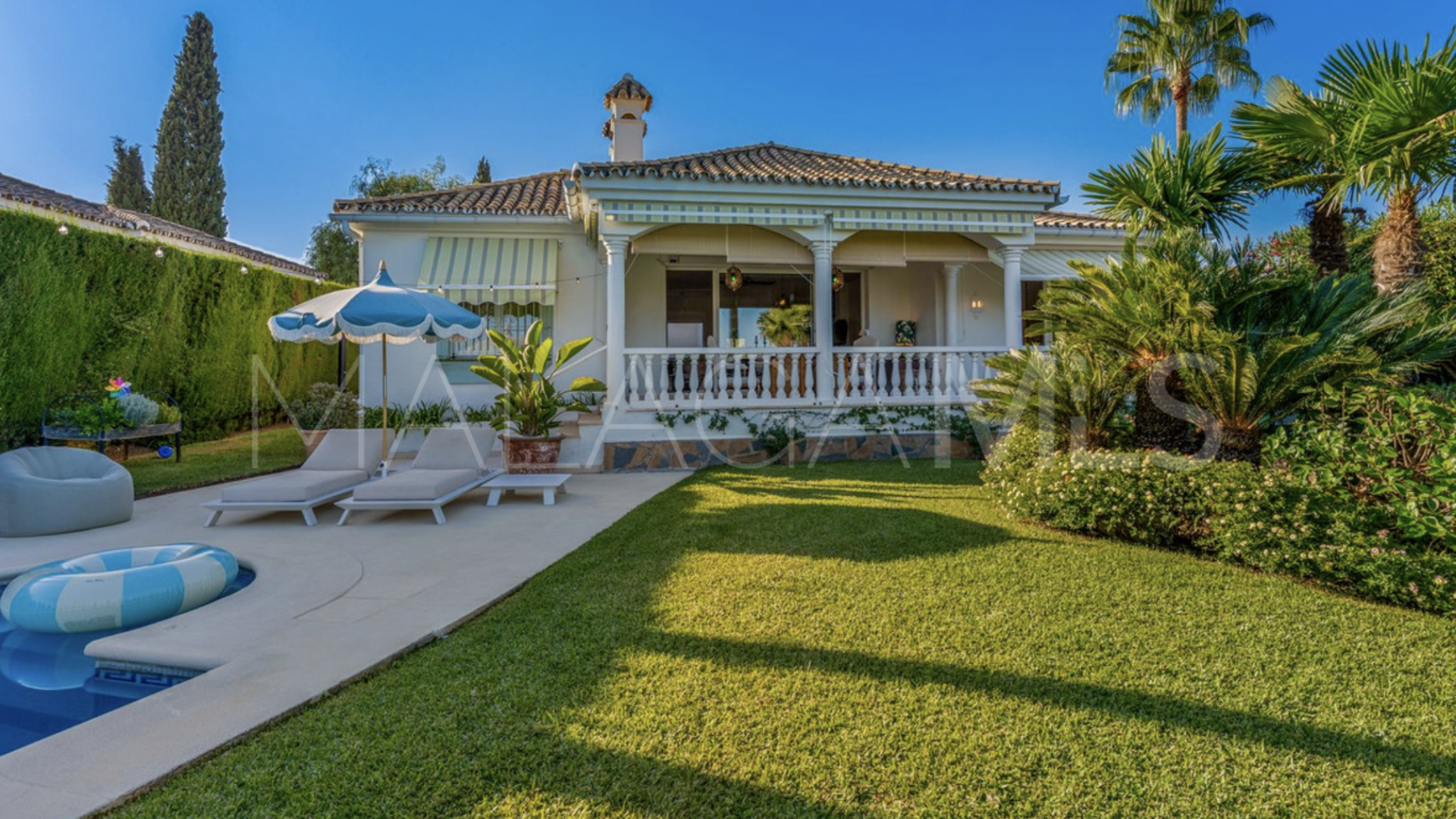 Villa for sale in El Paraiso