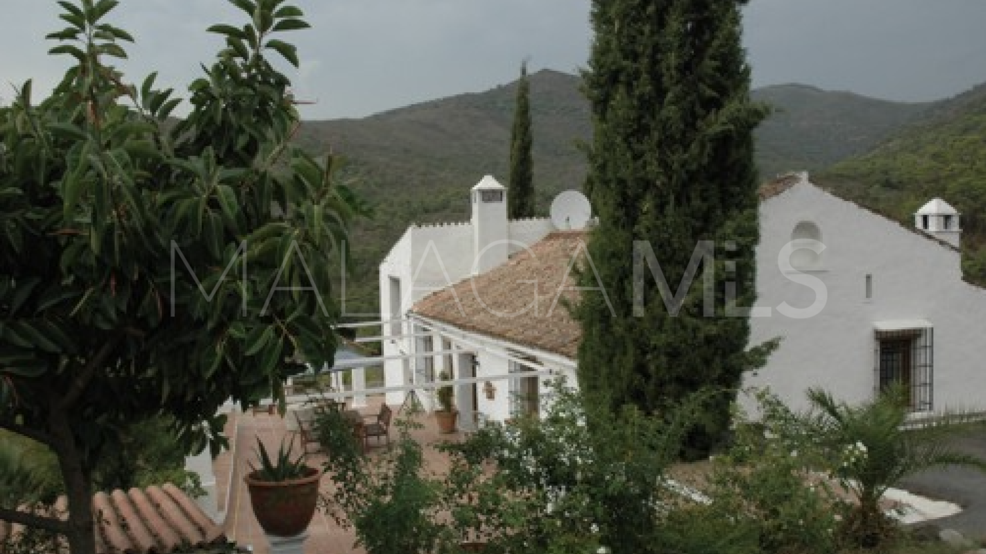For sale finca in Estepona East
