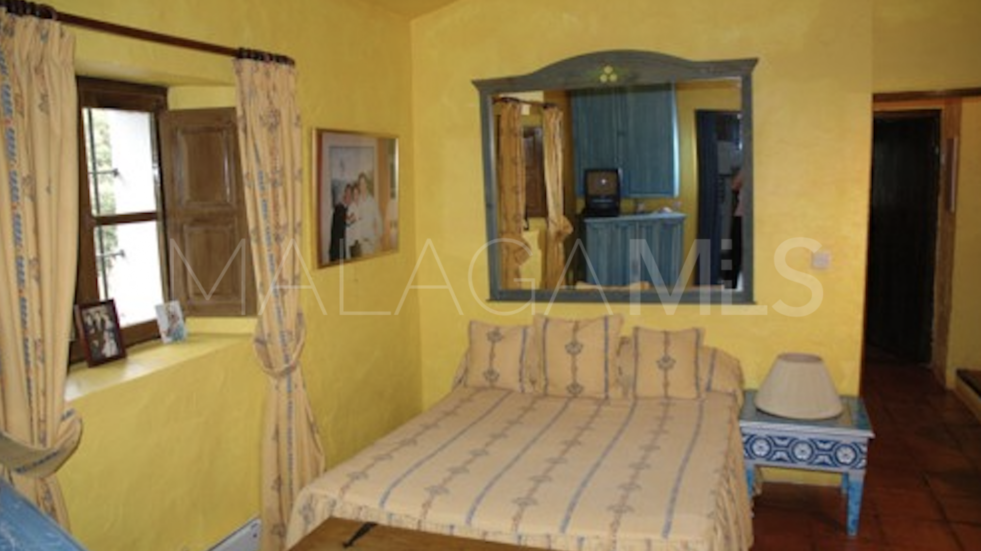 For sale finca in Estepona East