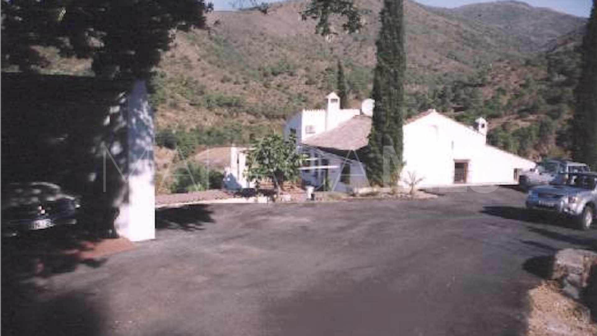 For sale finca in Estepona East