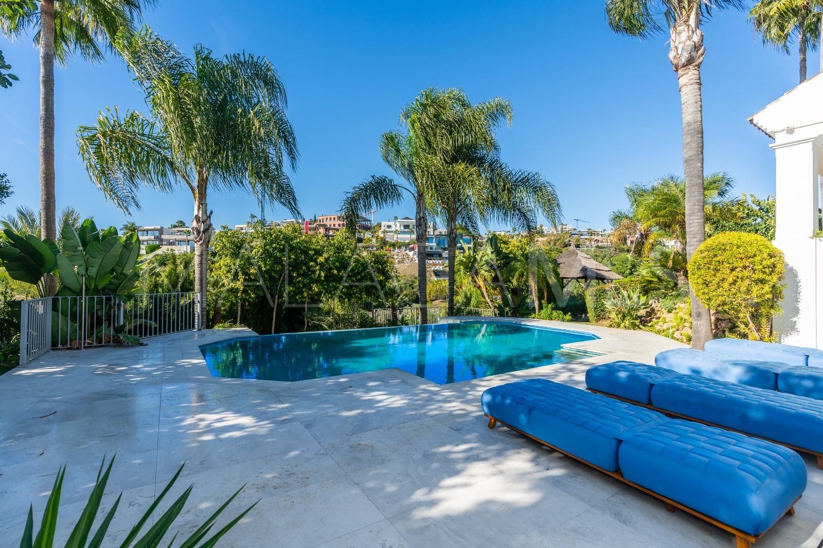 Villa for sale in El Paraiso