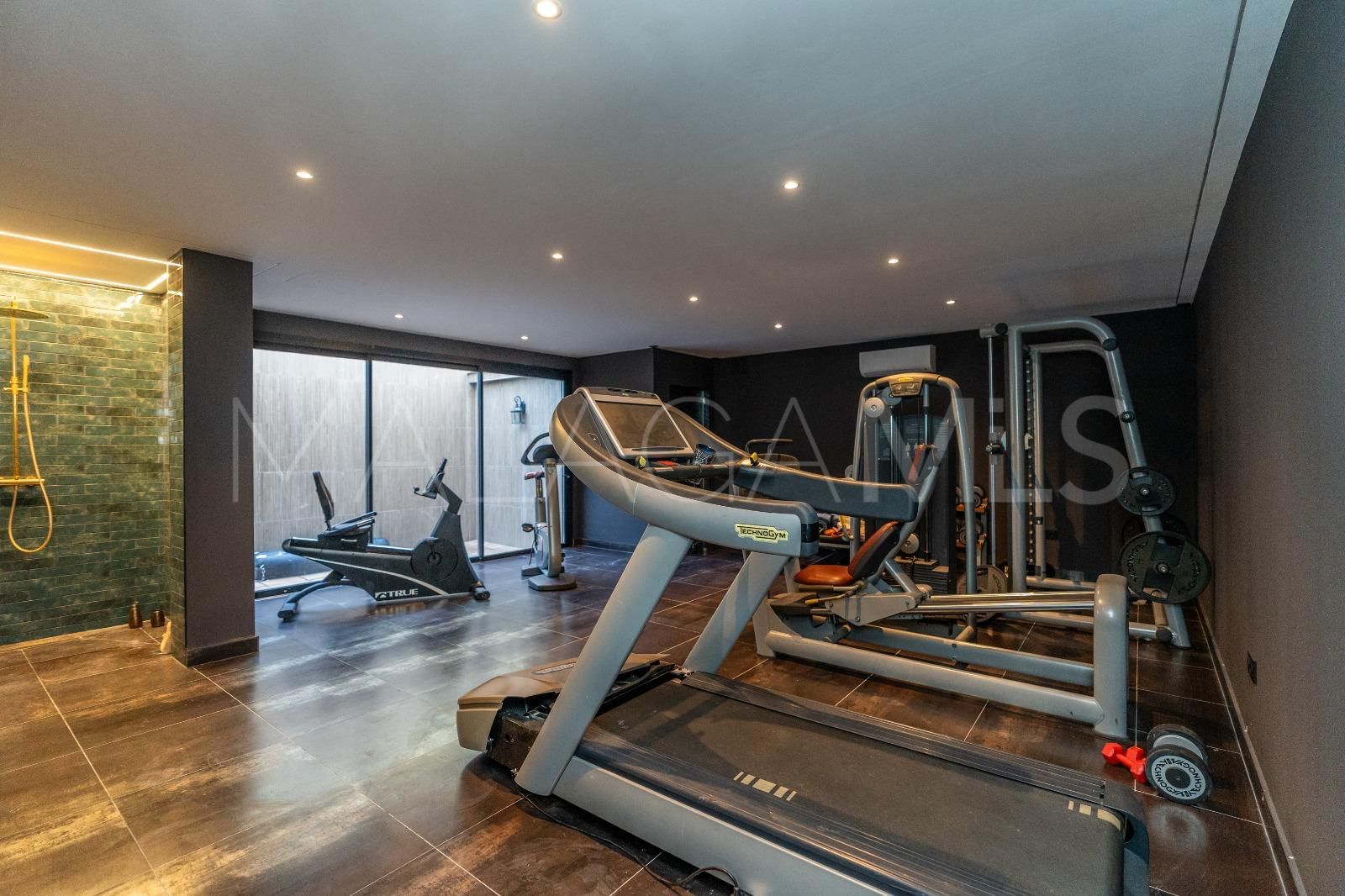 Villa for sale in El Paraiso