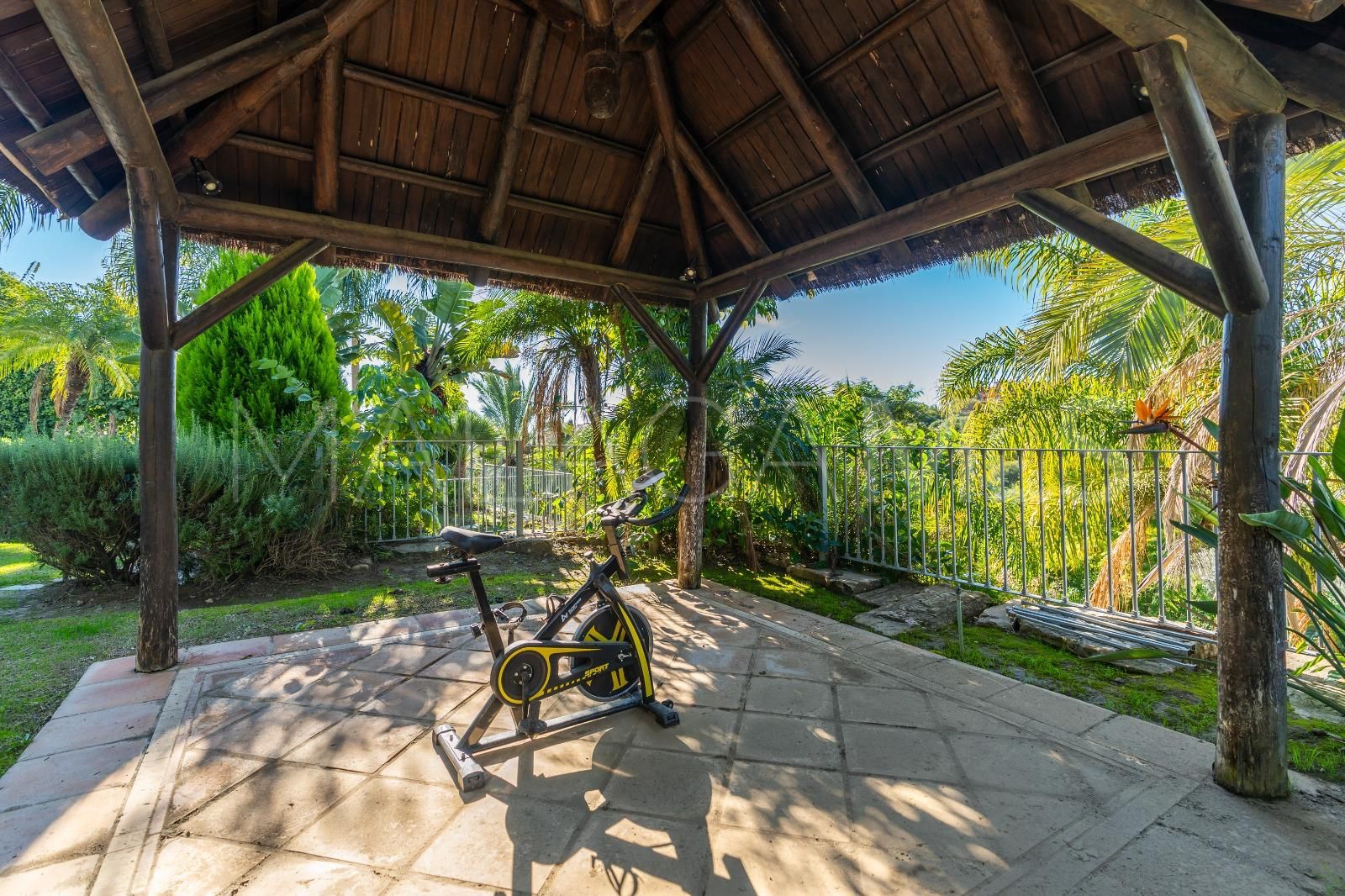 Villa for sale in El Paraiso
