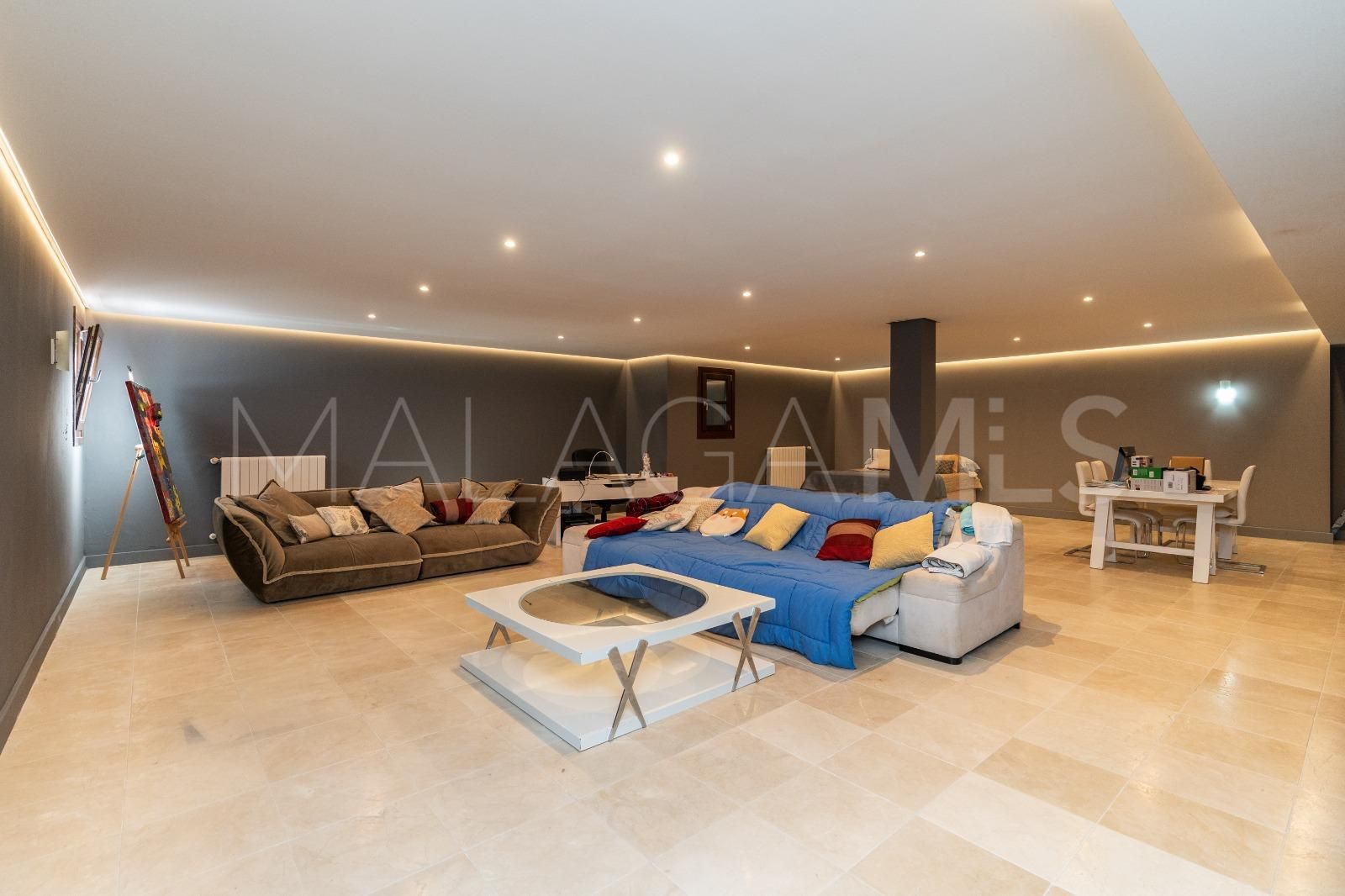 Villa for sale in El Paraiso