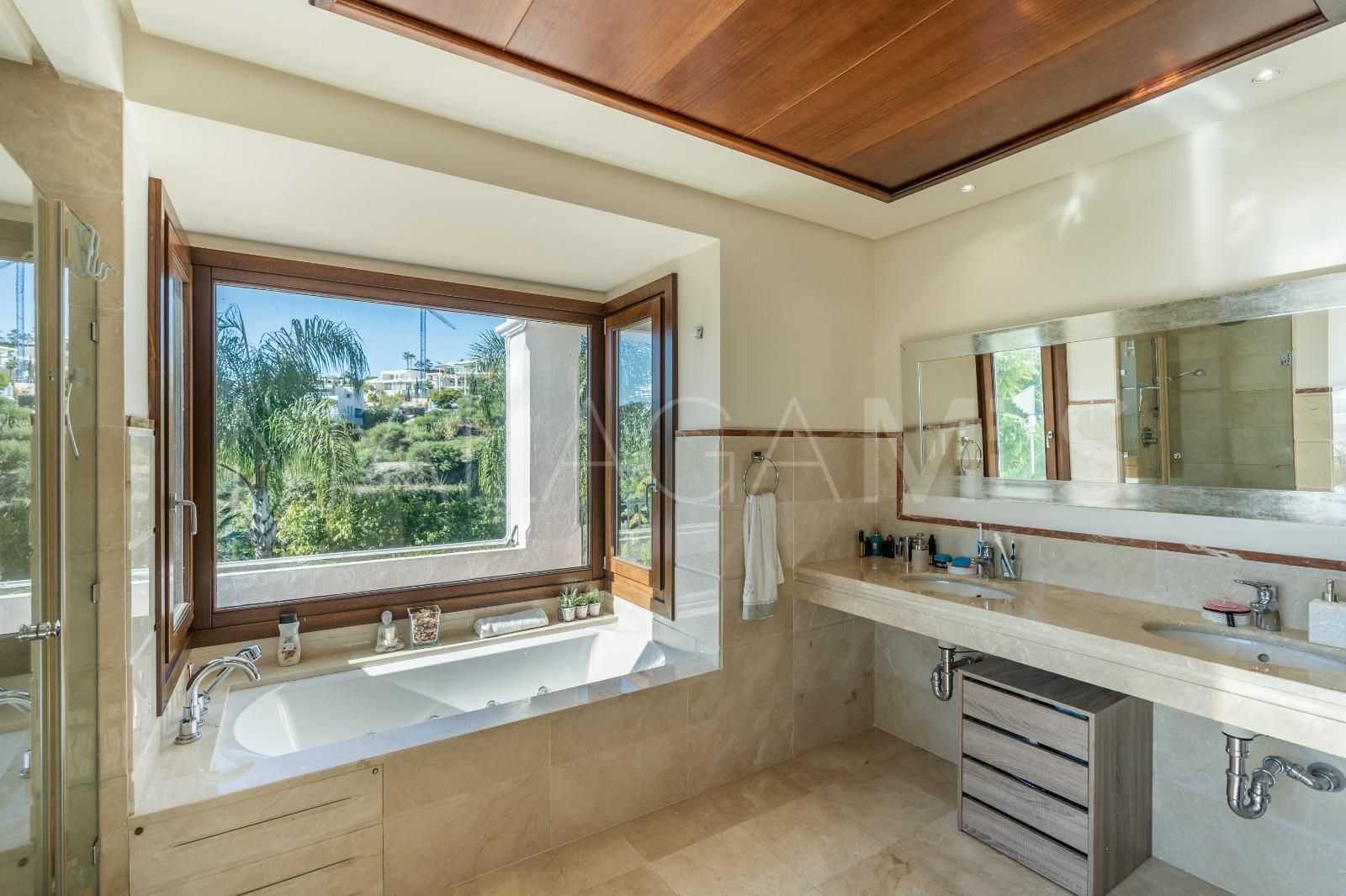 Villa for sale in El Paraiso