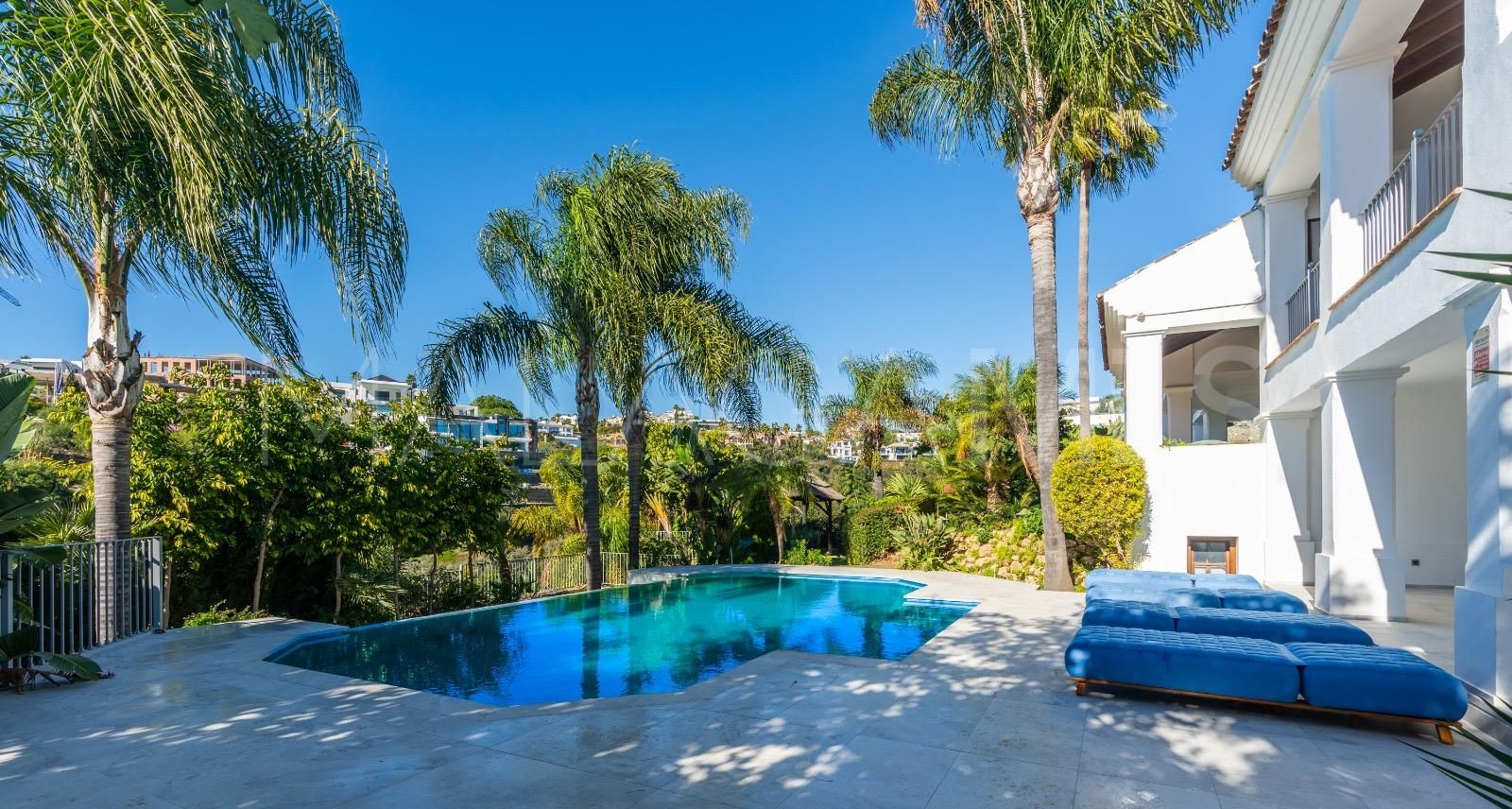 Villa for sale in El Paraiso