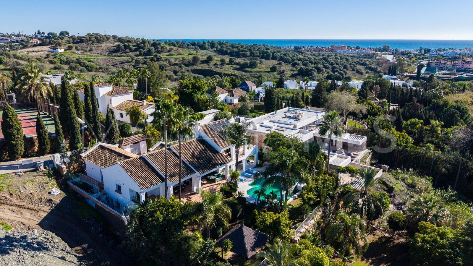 Villa for sale in El Paraiso