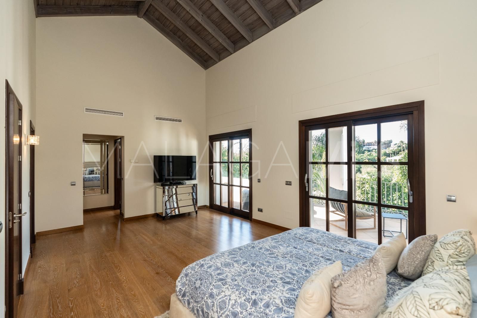 Villa for sale in El Paraiso