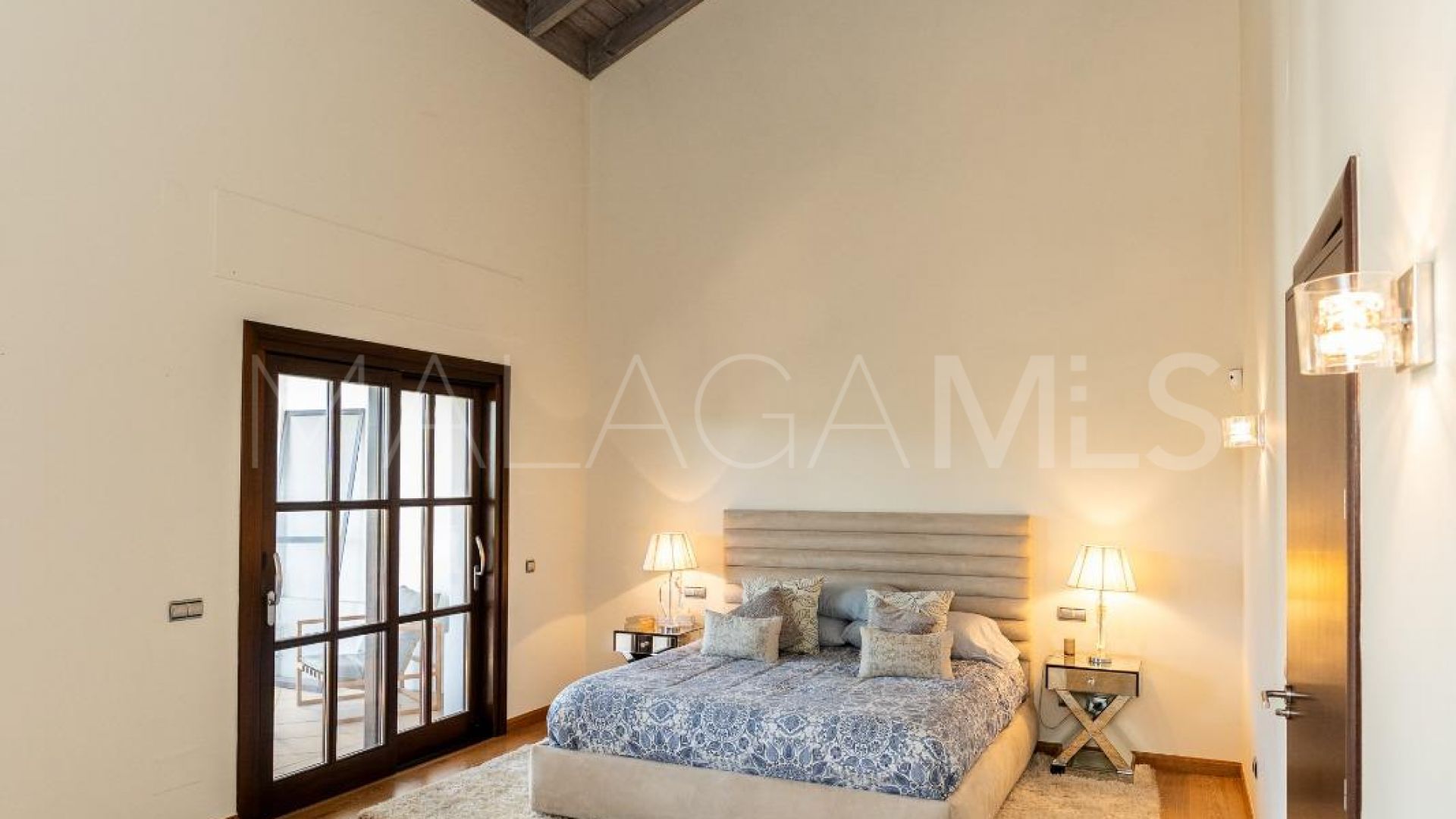 Villa for sale in El Paraiso