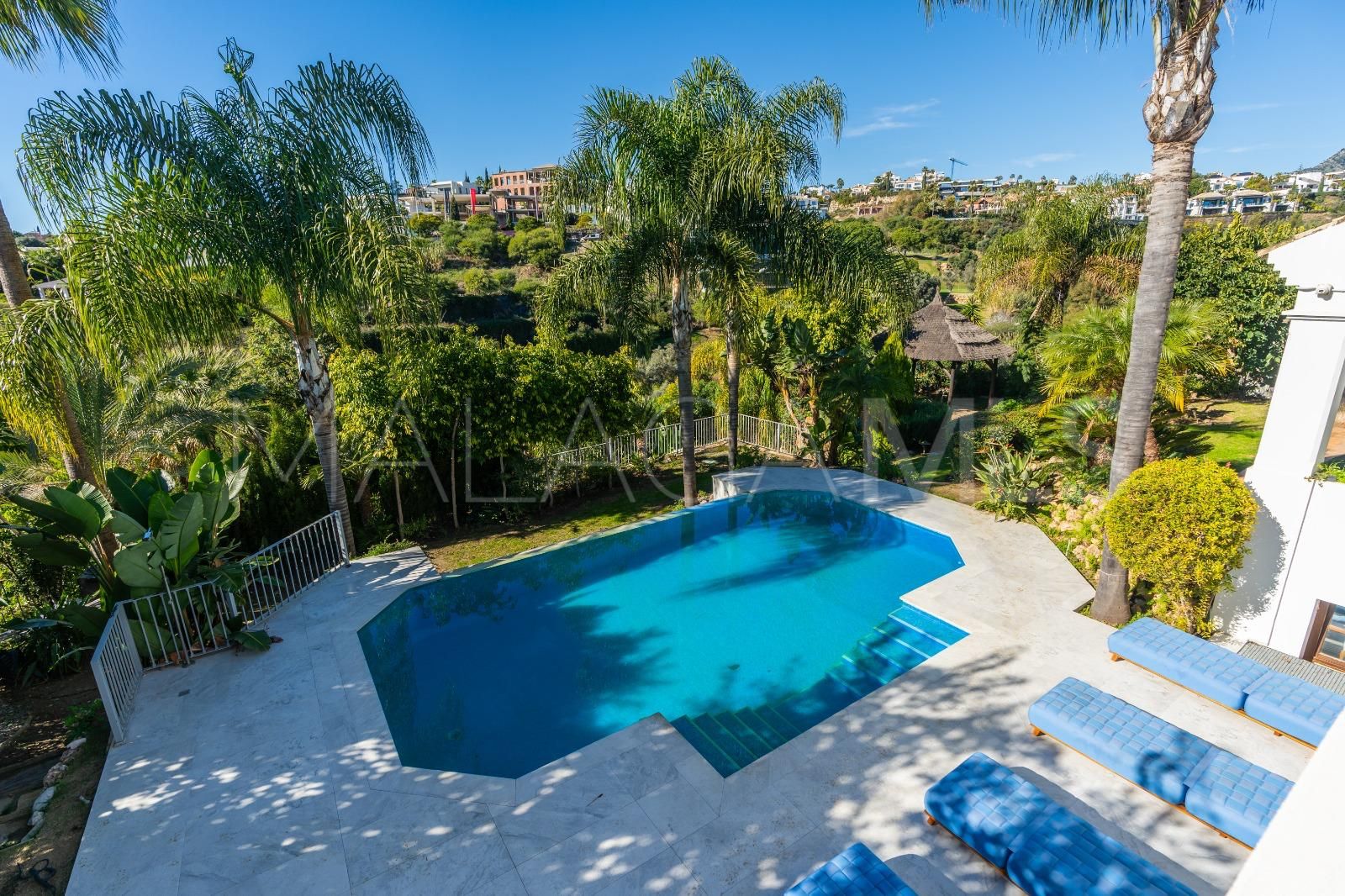 Villa for sale in El Paraiso