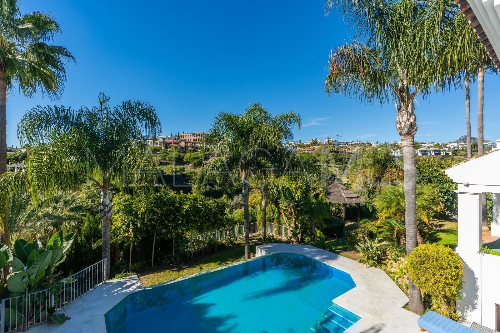 Villa for sale in El Paraiso