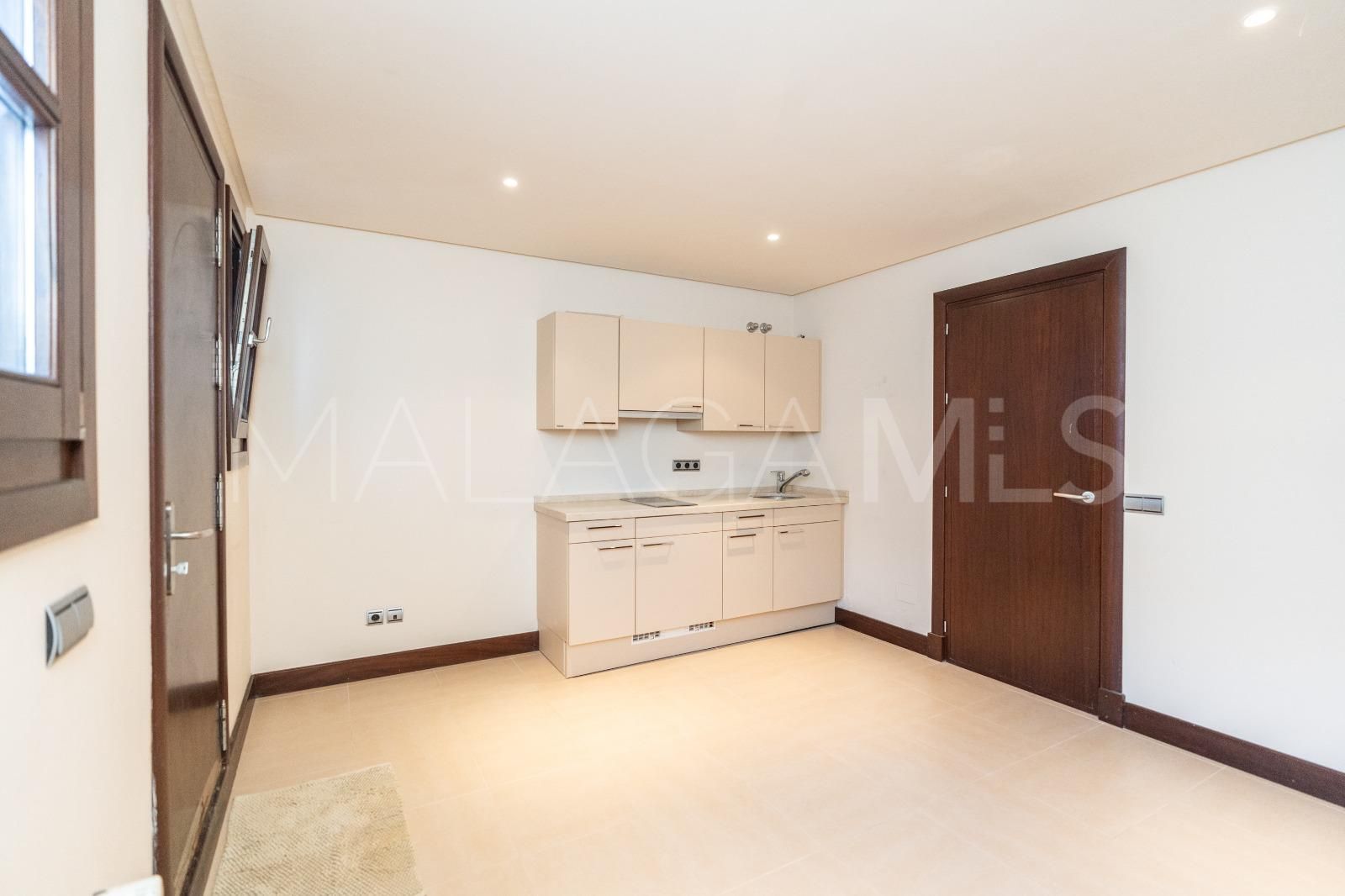 Villa for sale in El Paraiso