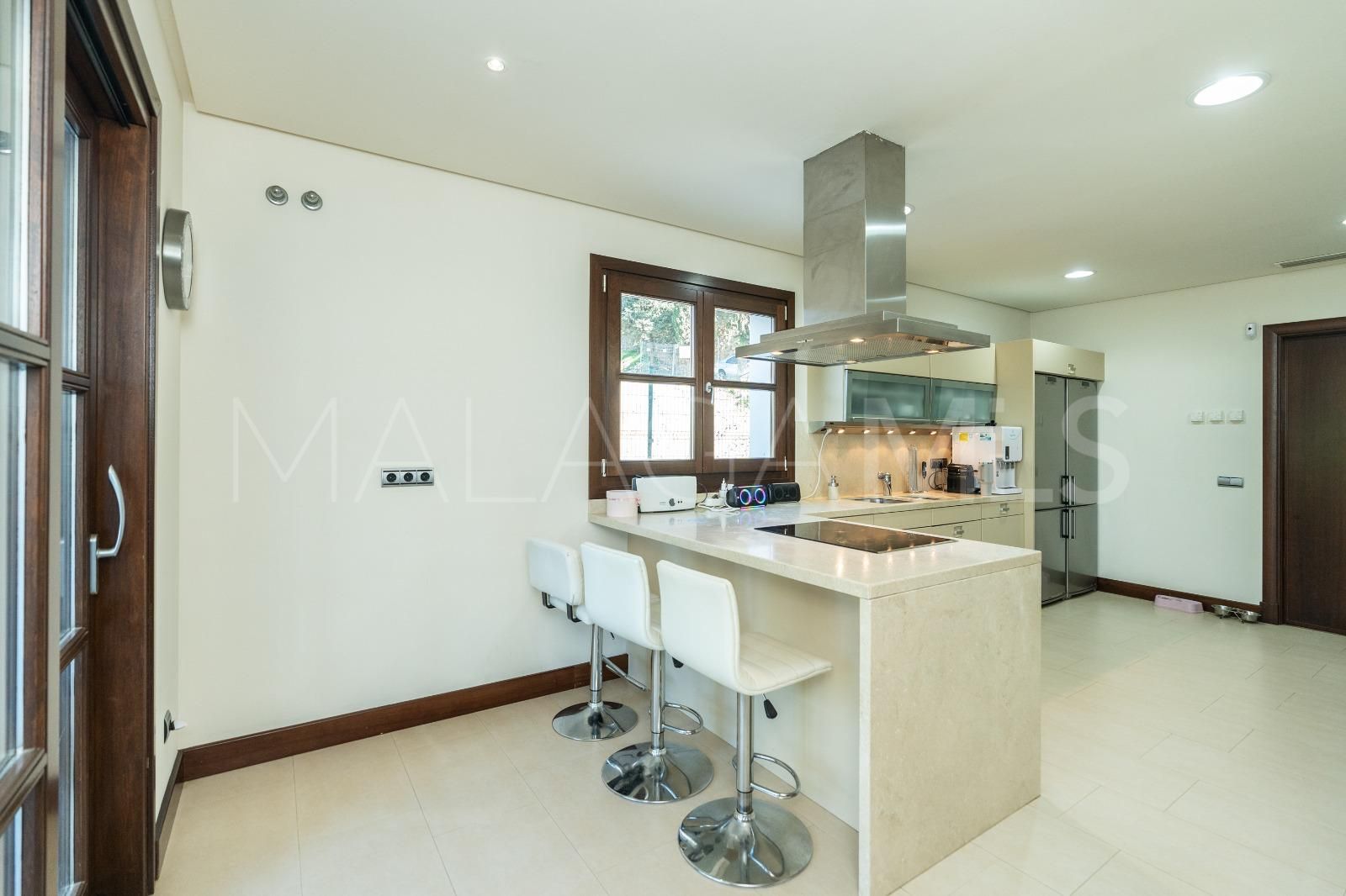 Villa for sale in El Paraiso