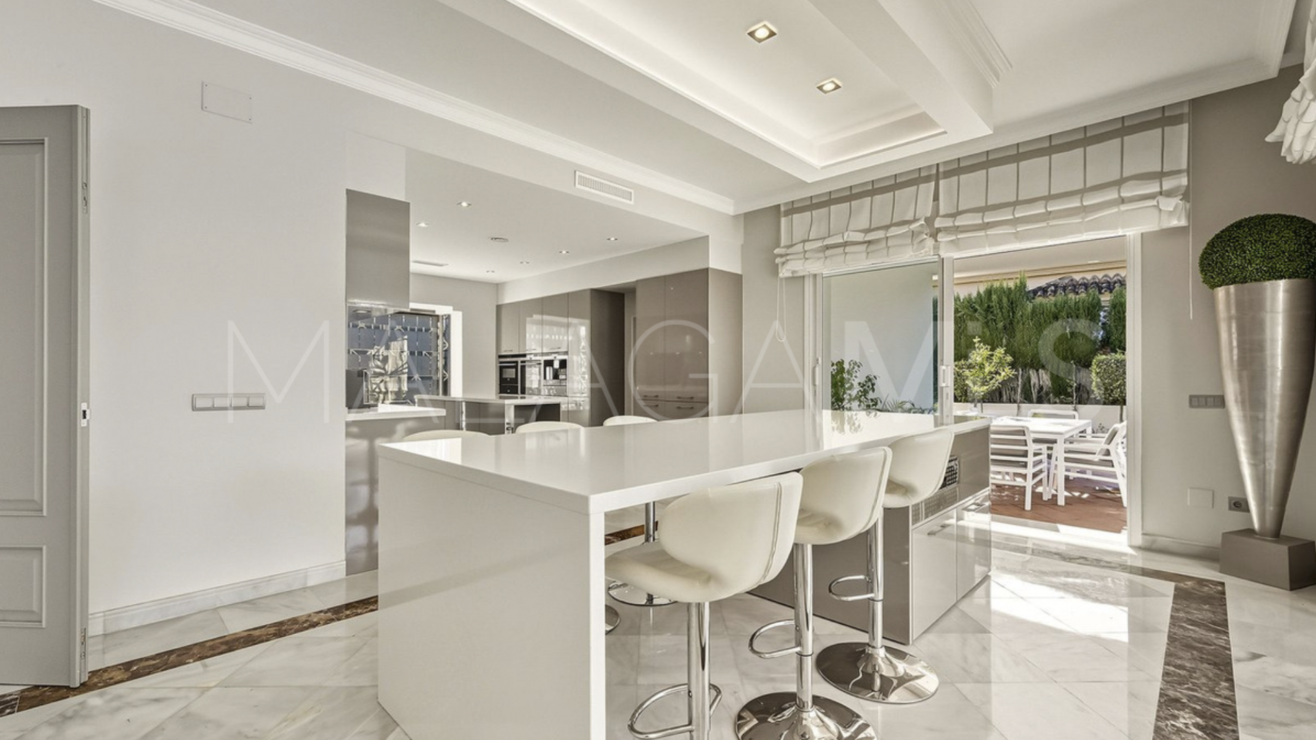 Villa for sale in Guadalmina Alta